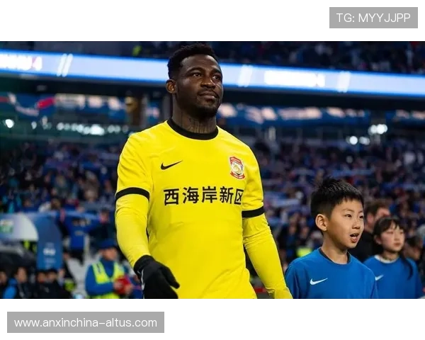以上港主力前锋加盟青岛西海岸球队期待新赛季精彩表现 以上港主力前锋加盟青岛西海岸球队期待新赛季精彩表现